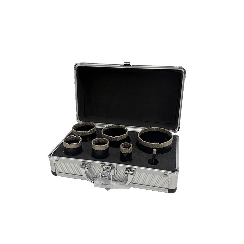 Puurikomplekt (M14) Ø6, 8, 10, 22, 35, 68, 75 mm + metallkast 7 koha jaoks